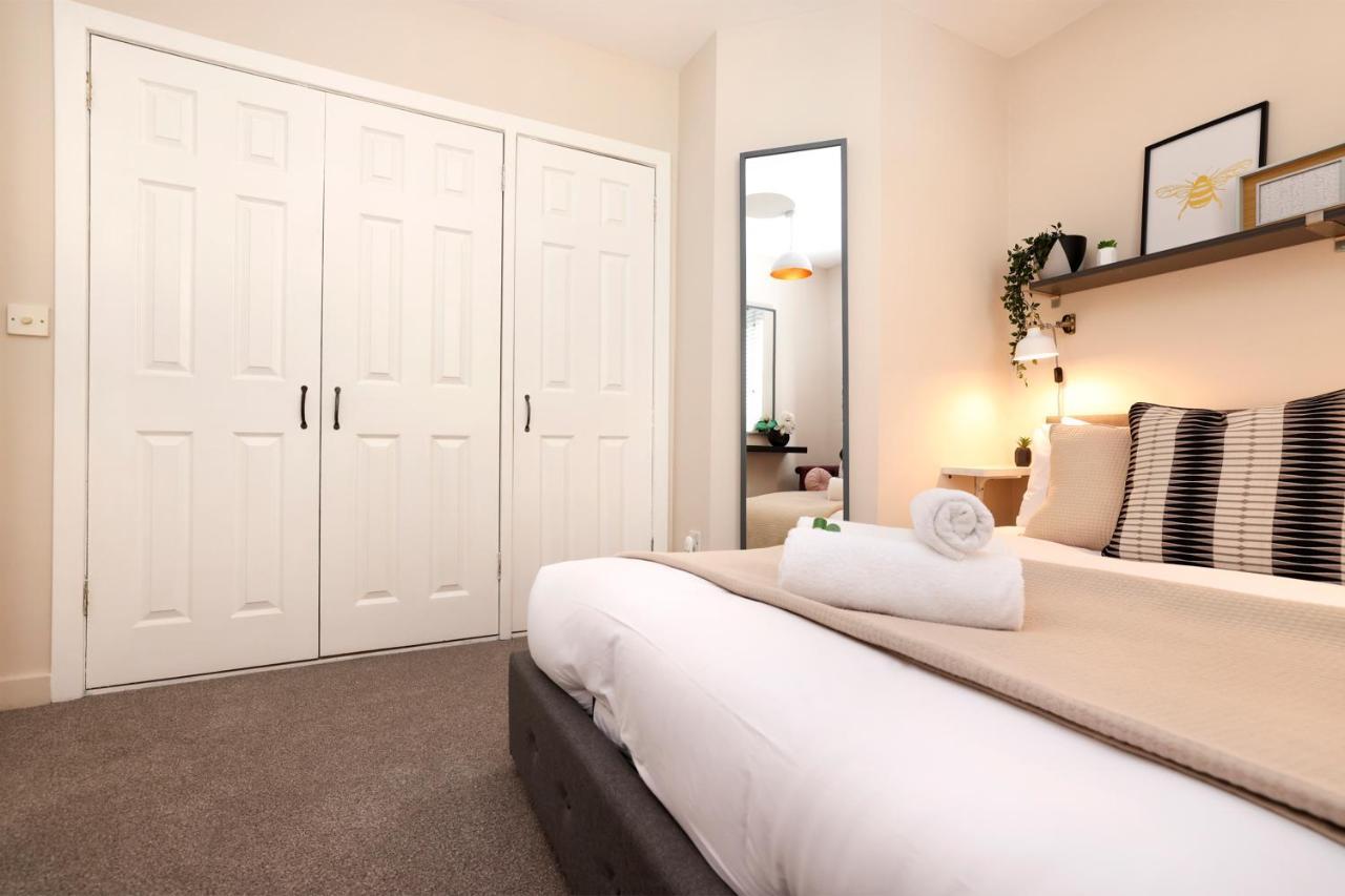 Joivy Modern 1 Bed Flat In West End, Close To Princes Gardens Edimburgo Esterno foto
